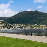 Leilighet Relaxed And Central Apartment In Bergen With A View